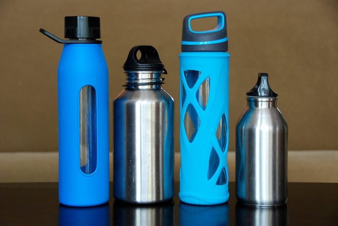 bottles-water-bidon-774466_1920