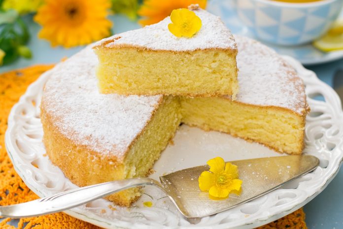 Italian sweet cake Torta Margherita with icing sugar