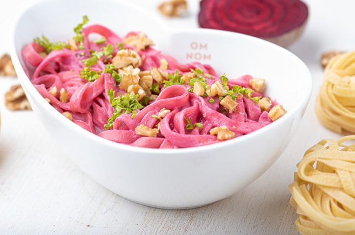 omaka-z-rdeco-peso-pasta-2-800x530