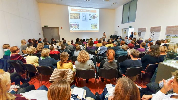 Sabina Topolovec, Šentjernej, 21. 11. 2019, predavanje Nove težave - tisočletne rešitve, Foto: Franc Muren.